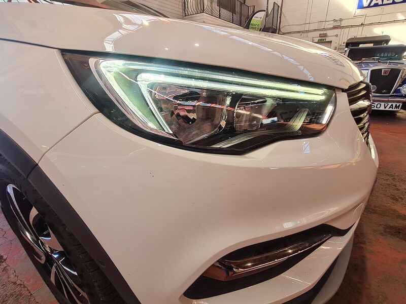 Vauxhall 1.2 Turbo Elite Nav SUV 5dr Petrol Auto 8Spd Euro 6 (s/s) (130 ps)