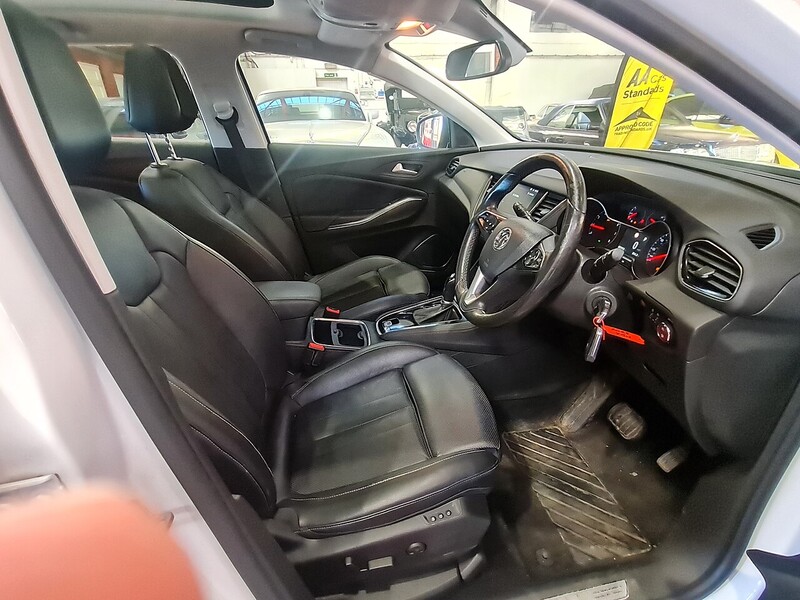 Vauxhall 1.2 Turbo Elite Nav SUV 5dr Petrol Auto 8Spd Euro 6 (s/s) (130 ps)