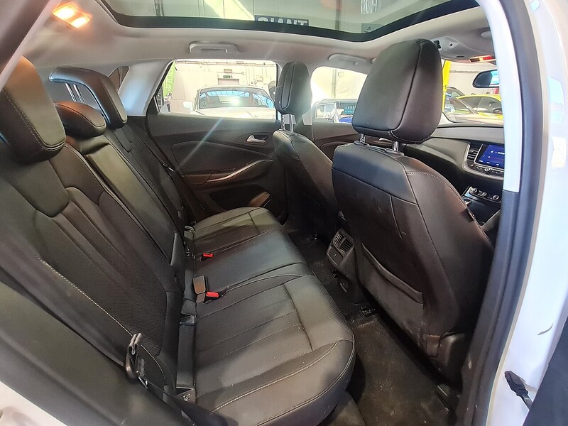 Vauxhall 1.2 Turbo Elite Nav SUV 5dr Petrol Auto 8Spd Euro 6 (s/s) (130 ps)