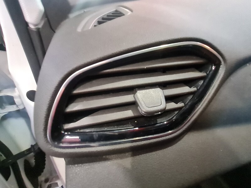 Vauxhall 1.2 Turbo Elite Nav SUV 5dr Petrol Auto 8Spd Euro 6 (s/s) (130 ps)