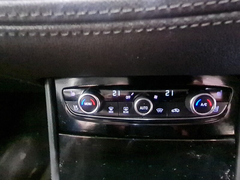 Vauxhall 1.2 Turbo Elite Nav SUV 5dr Petrol Auto 8Spd Euro 6 (s/s) (130 ps)