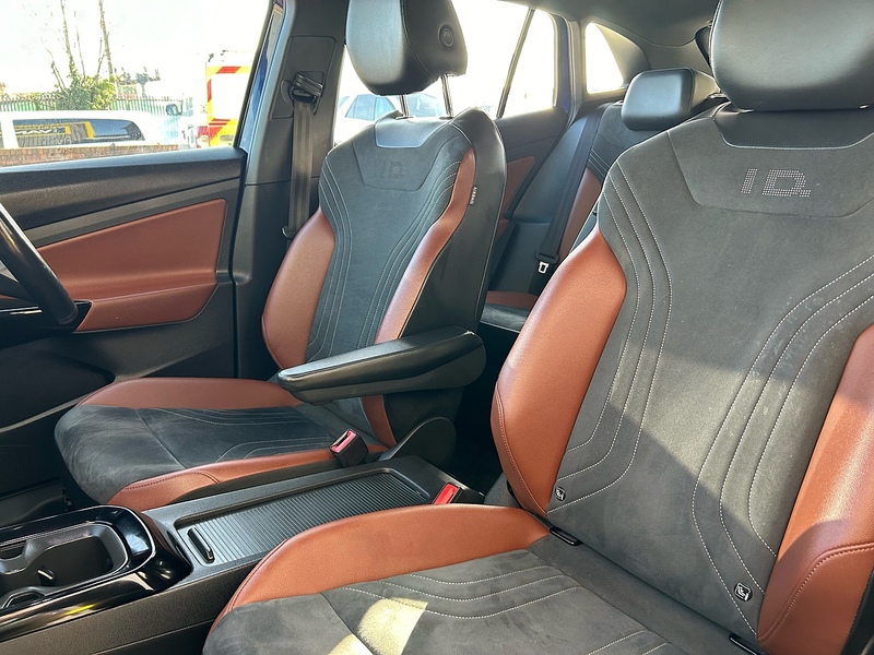 Volkswagen Pro Performance 77kWh Life SUV 5dr Electric Auto (204 ps)