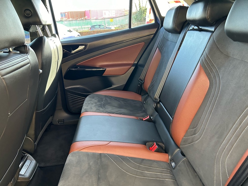 Volkswagen Pro Performance 77kWh Life SUV 5dr Electric Auto (204 ps)