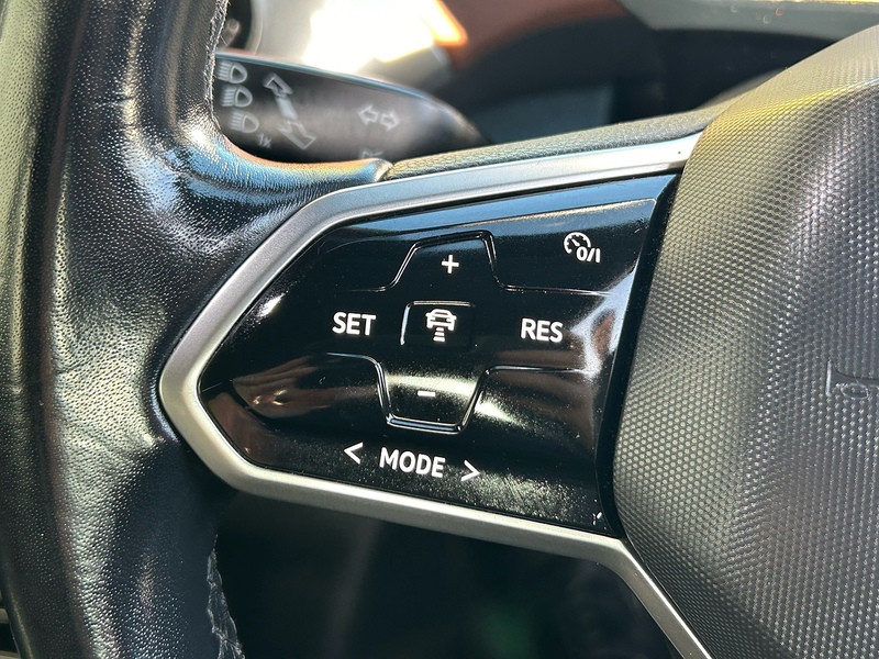 Volkswagen Pro Performance 77kWh Life SUV 5dr Electric Auto (204 ps)