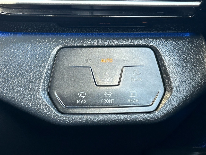 Volkswagen Pro Performance 77kWh Life SUV 5dr Electric Auto (204 ps)