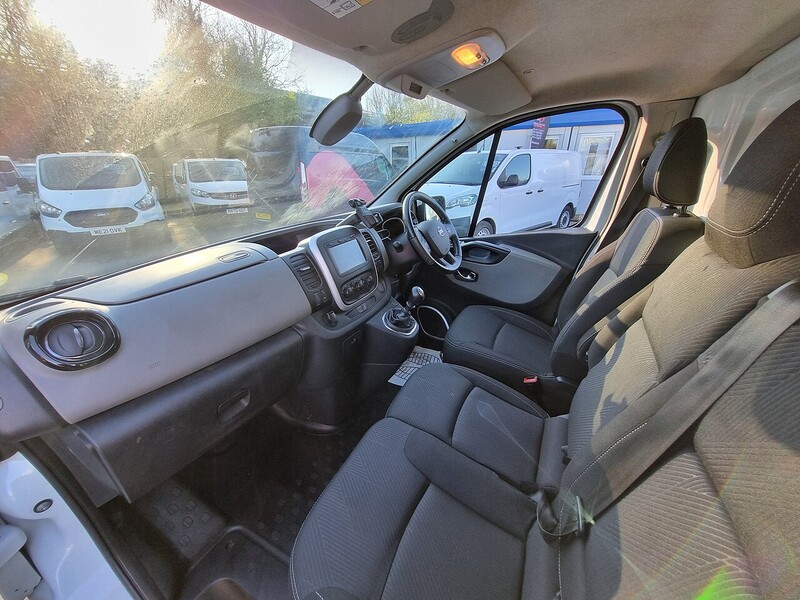 Nissan 1.6 dCi 1.2t Tekna Panel Van 5dr Diesel Manual L2 H1 Euro 6 (120 ps)