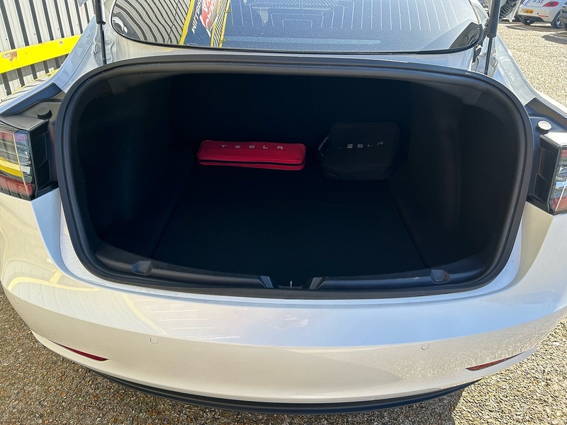 Tesla (Dual Motor) Long Range Saloon 4dr Electric Auto 4WDE (346 ps)