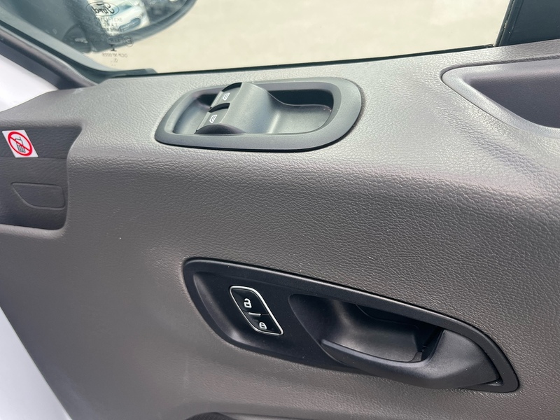 Ford 2.0 350 EcoBlue HD Leader Panel Van 5dr Diesel Manual RWD L4 H3 Euro 6 (s/s) (DRW) (130 ps)