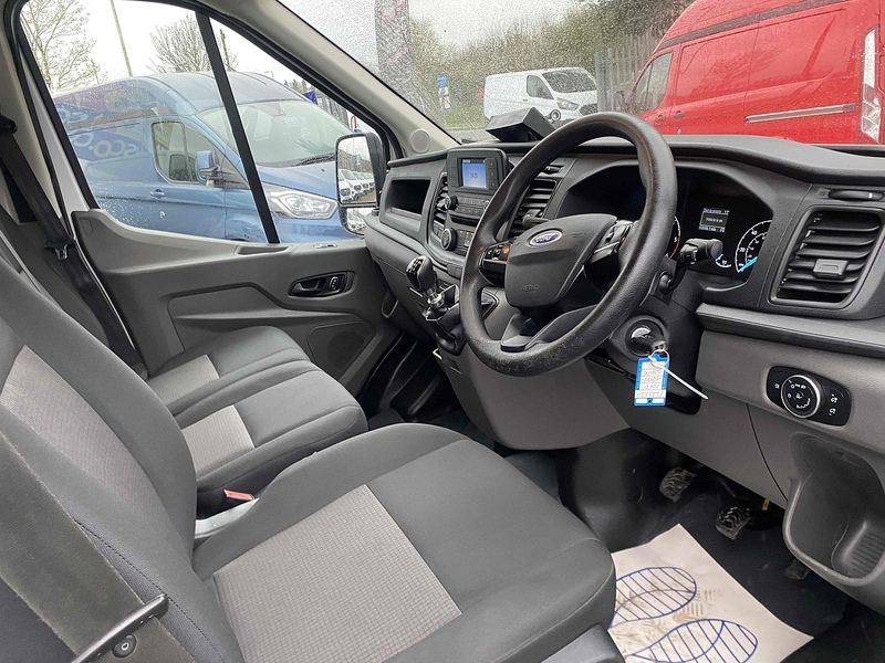 Ford 2.0 350 EcoBlue Leader Chassis Double Cab 4dr Diesel Manual RWD L3 Euro 6 (s/s) (130 ps)