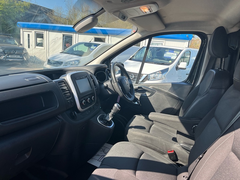 Renault 2.0 dCi ENERGY 28 Sport Panel Van 5dr Diesel Manual SWB Standard Roof Euro 6 (s/s) (120 ps)