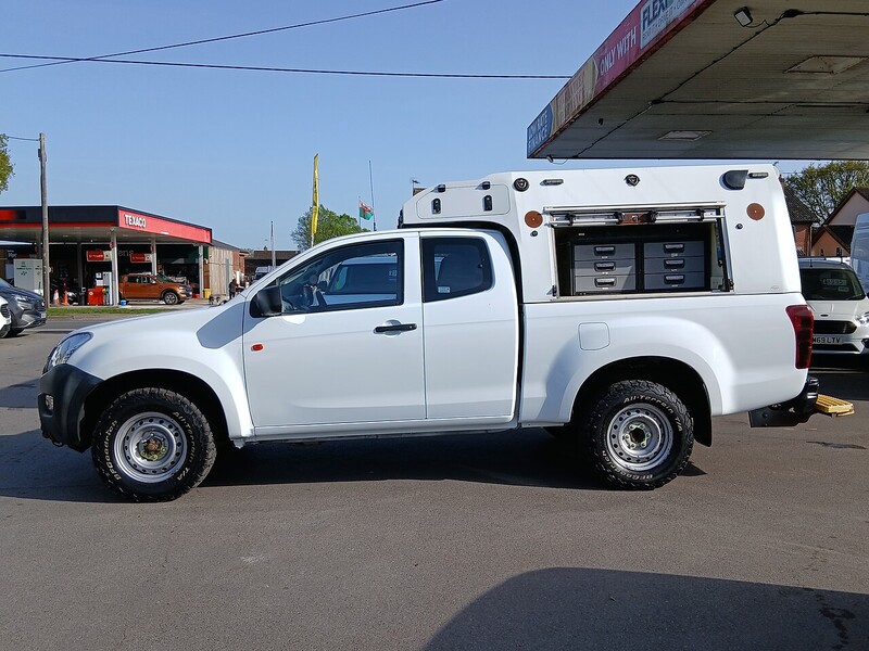 Isuzu 2.5 TD Utility Pickup 2dr Diesel Manual 4WD Euro 6 (164 ps) 2.5 Pickups Manual Diesel