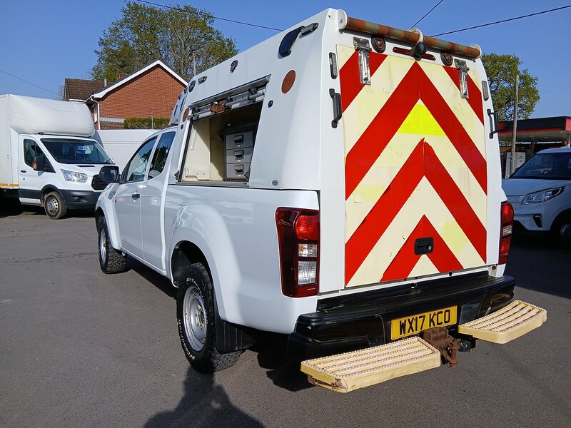 Isuzu 2.5 TD Utility Pickup 2dr Diesel Manual 4WD Euro 6 (164 ps) 2.5 Pickups Manual Diesel