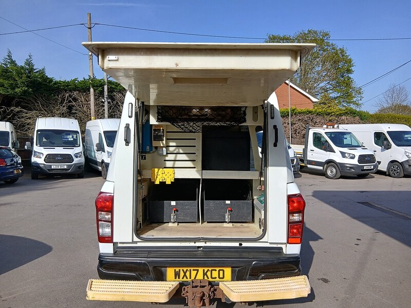 Isuzu 2.5 TD Utility Pickup 2dr Diesel Manual 4WD Euro 6 (164 ps) 2.5 Pickups Manual Diesel