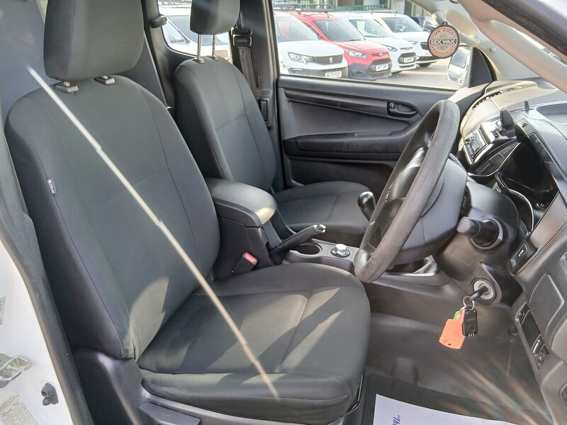 Isuzu 2.5 TD Utility Pickup 2dr Diesel Manual 4WD Euro 6 (164 ps) 2.5 Pickups Manual Diesel