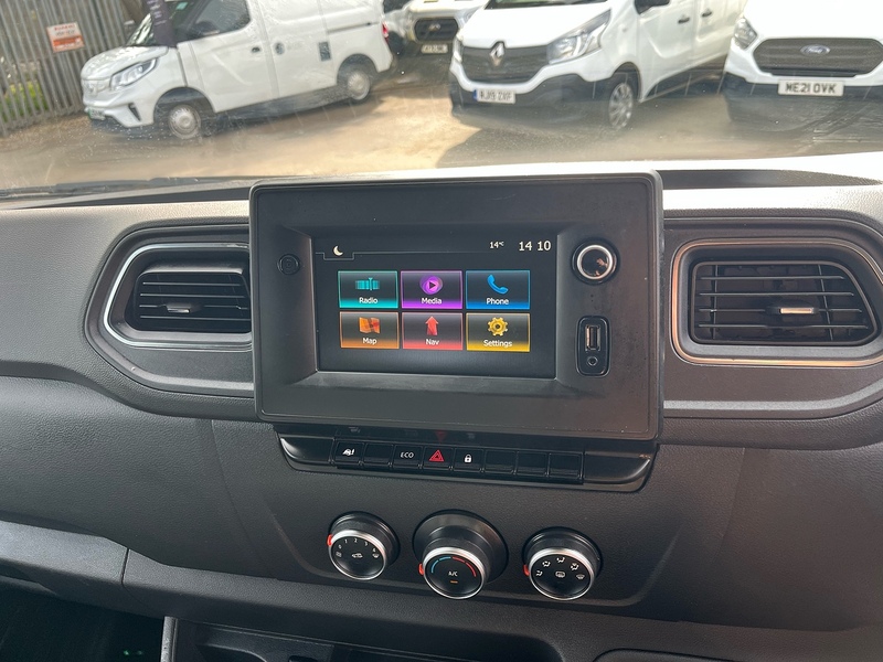 Nissan 2.3 dCi 35 Tekna Panel Van 4dr Diesel Manual FWD L3 H2 Euro 6 (135 ps)