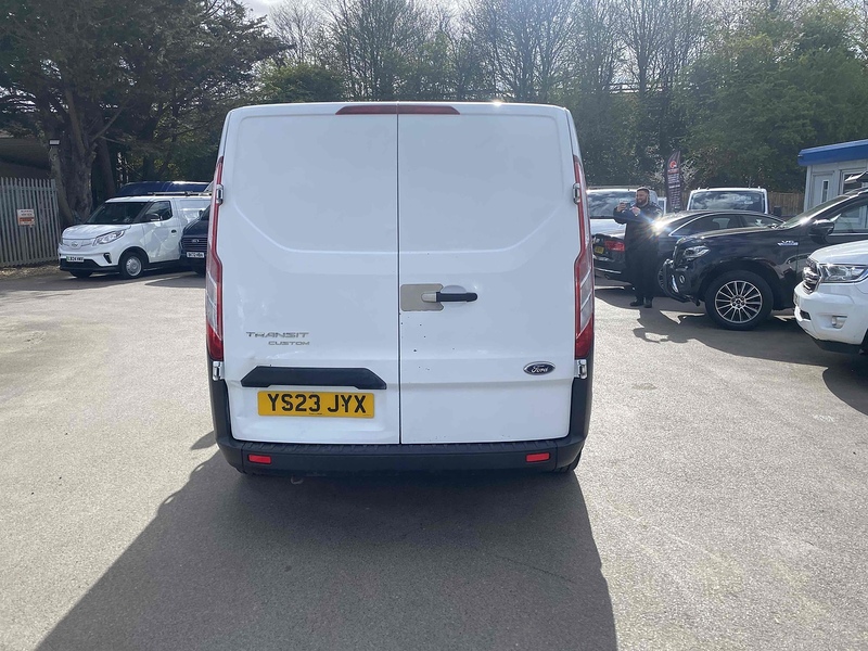 Ford 2.0 300 EcoBlue Leader Crew Van Double Cab 5dr Diesel Manual L1 H1 Euro 6 (s/s) (105 ps)