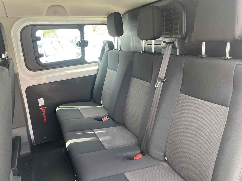 Ford 2.0 300 EcoBlue Leader Crew Van Double Cab 5dr Diesel Manual L1 H1 Euro 6 (s/s) (105 ps)