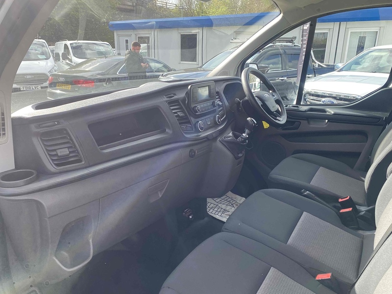 Ford 2.0 300 EcoBlue Leader Crew Van Double Cab 5dr Diesel Manual L1 H1 Euro 6 (s/s) (105 ps)