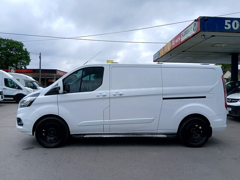Ford 2.0 300 EcoBlue Limited Panel Van 5dr Diesel Auto L2 H1 Euro 6 (s/s) (130 ps)