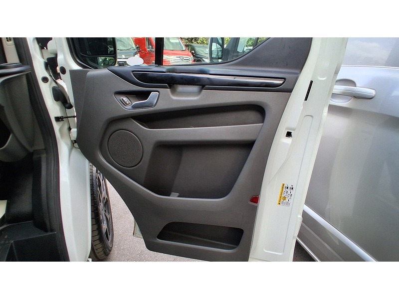 Ford 2.0 300 EcoBlue Limited Panel Van 5dr Diesel Auto L2 H1 Euro 6 (s/s) (130 ps)