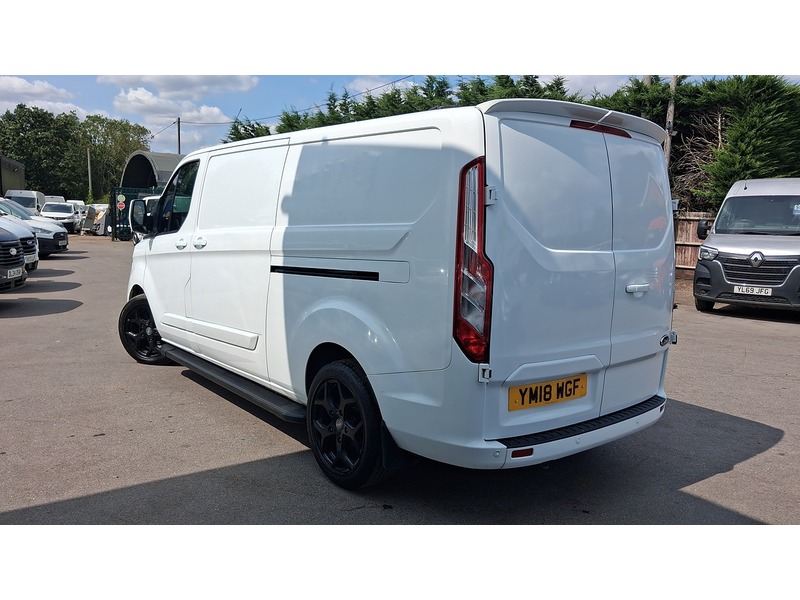 Ford 2.0 300 EcoBlue Limited Panel Van 5dr Diesel Auto L2 H1 Euro 6 (s/s) (130 ps)
