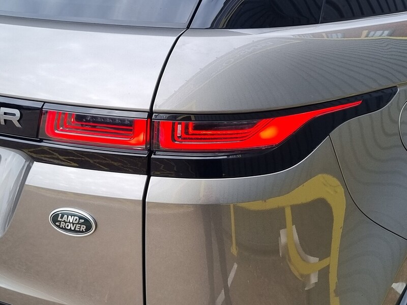 Land Rover D180 R-Dynamic HSE SUV 2.0 Automatic Diesel