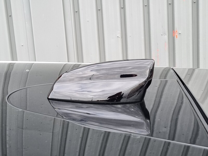 Land Rover D180 R-Dynamic HSE SUV 2.0 Automatic Diesel