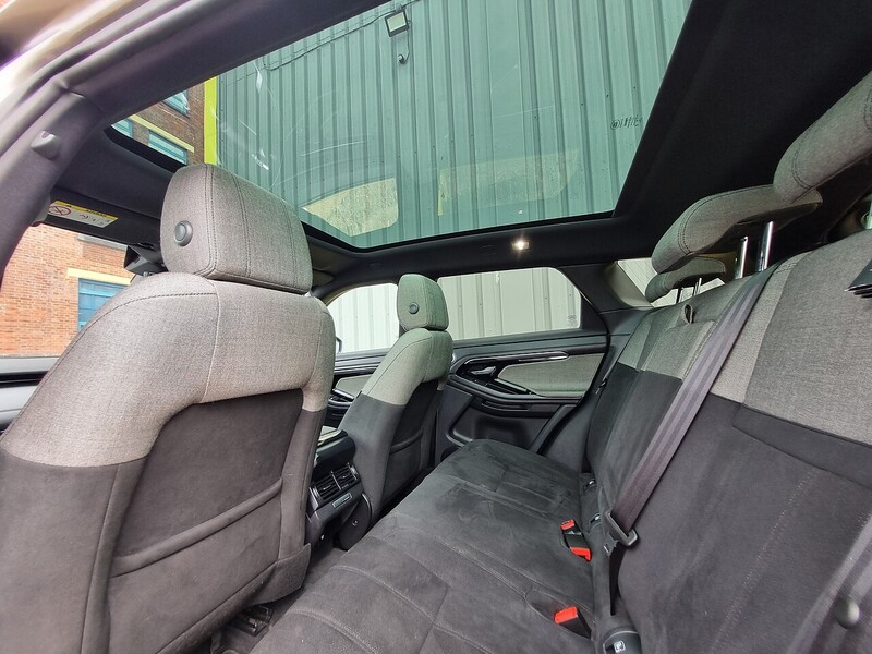 Land Rover D180 R-Dynamic HSE SUV 2.0 Automatic Diesel