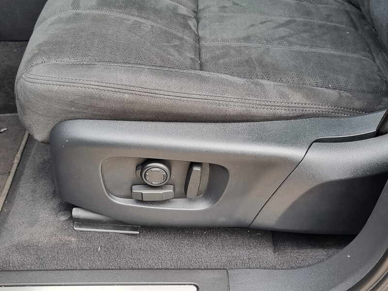 Land Rover D180 R-Dynamic HSE SUV 2.0 Automatic Diesel