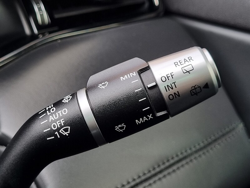 Land Rover D180 R-Dynamic HSE SUV 2.0 Automatic Diesel