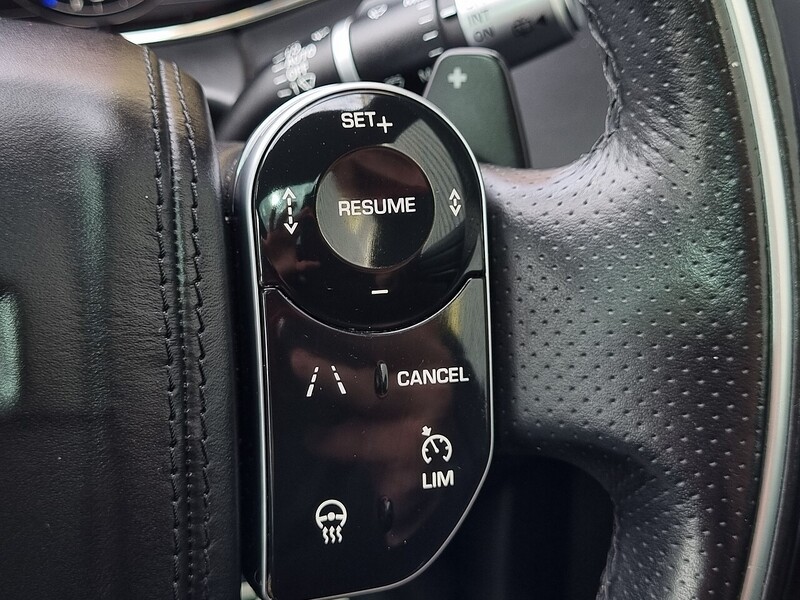 Land Rover D180 R-Dynamic HSE SUV 2.0 Automatic Diesel