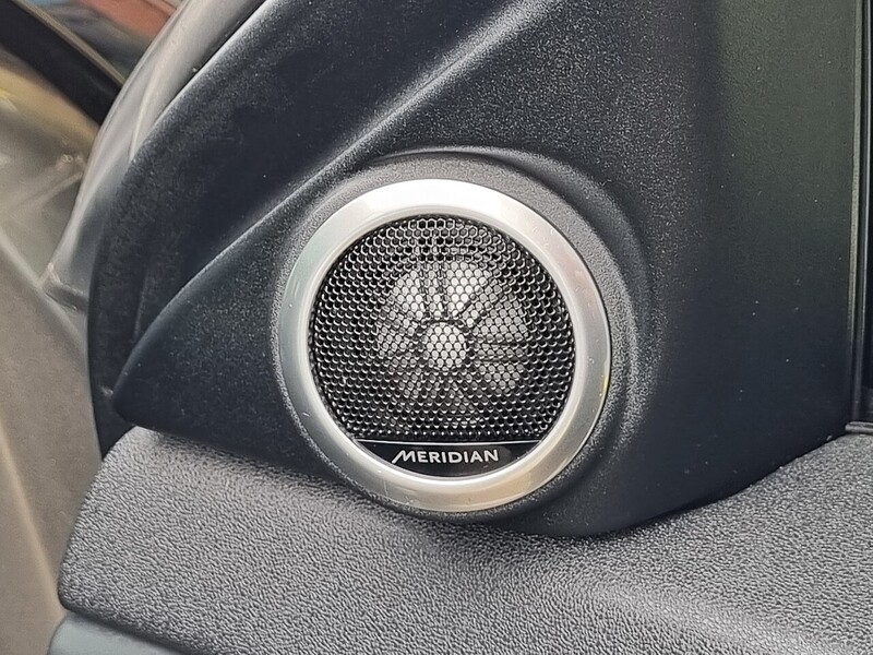 Land Rover D180 R-Dynamic HSE SUV 2.0 Automatic Diesel