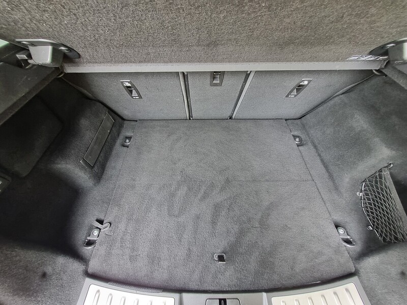 Land Rover D180 R-Dynamic HSE SUV 2.0 Automatic Diesel