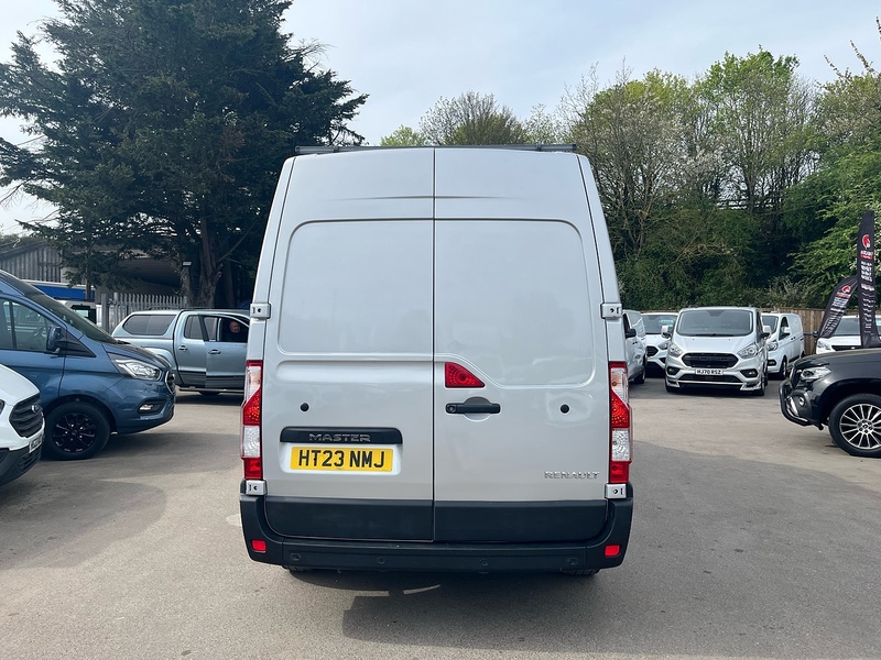 Renault 2.3 dCi 35 Business+ Panel Van 4dr Diesel Manual FWD LWB Medium Roof Euro 6 (135 ps)