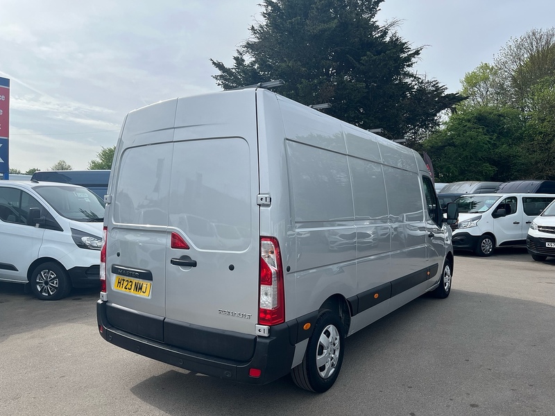 Renault 2.3 dCi 35 Business+ Panel Van 4dr Diesel Manual FWD LWB Medium Roof Euro 6 (135 ps)