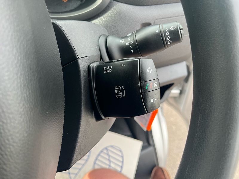 Renault 2.3 dCi 35 Business+ Panel Van 4dr Diesel Manual FWD LWB Medium Roof Euro 6 (135 ps)