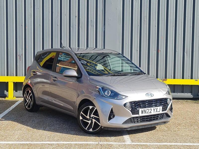 Hyundai 1.2 Premium Hatchback 5dr Petrol Manual Euro 6 (s/s) (84 ps)