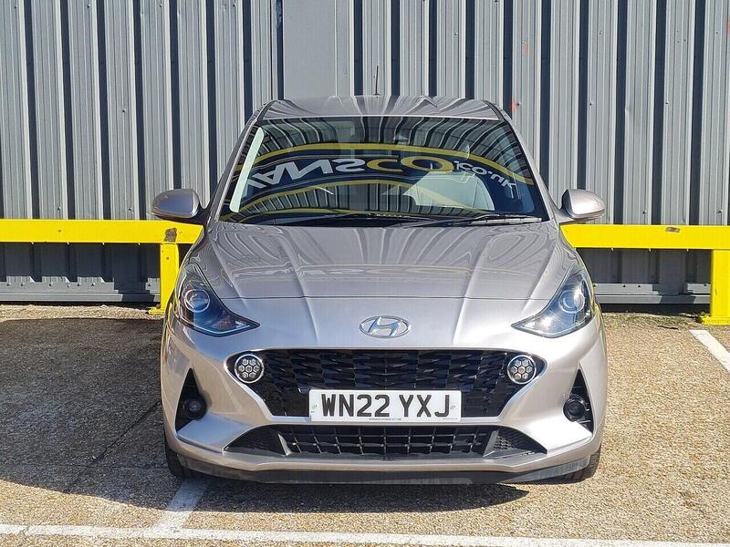 Hyundai 1.2 Premium Hatchback 5dr Petrol Manual Euro 6 (s/s) (84 ps)