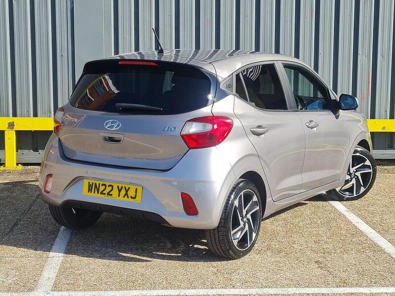 Hyundai 1.2 Premium Hatchback 5dr Petrol Manual Euro 6 (s/s) (84 ps)