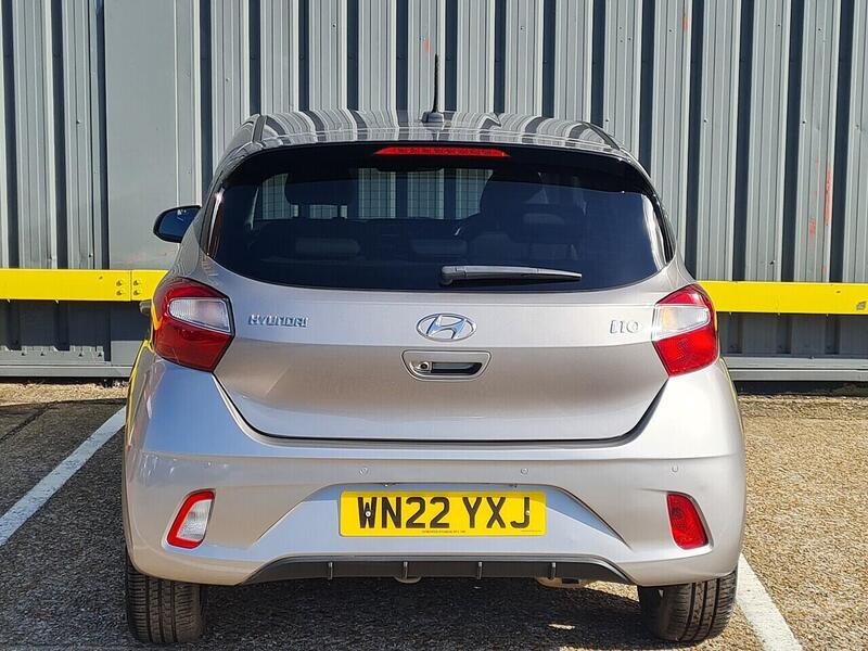 Hyundai 1.2 Premium Hatchback 5dr Petrol Manual Euro 6 (s/s) (84 ps)