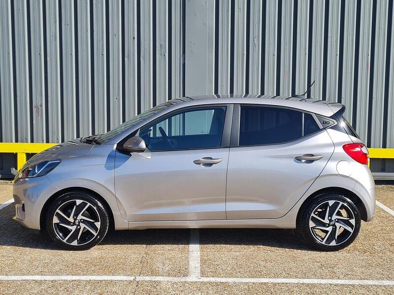 Hyundai 1.2 Premium Hatchback 5dr Petrol Manual Euro 6 (s/s) (84 ps)