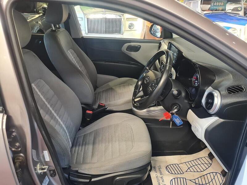 Hyundai 1.2 Premium Hatchback 5dr Petrol Manual Euro 6 (s/s) (84 ps)