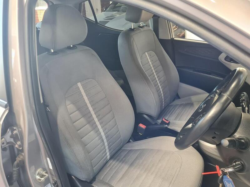 Hyundai 1.2 Premium Hatchback 5dr Petrol Manual Euro 6 (s/s) (84 ps)