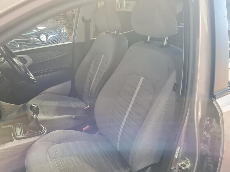 Hyundai 1.2 Premium Hatchback 5dr Petrol Manual Euro 6 (s/s) (84 ps)