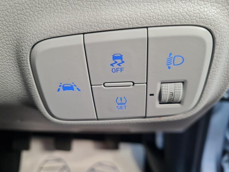 Hyundai 1.2 Premium Hatchback 5dr Petrol Manual Euro 6 (s/s) (84 ps)