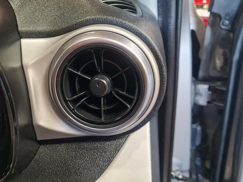 Hyundai 1.2 Premium Hatchback 5dr Petrol Manual Euro 6 (s/s) (84 ps)