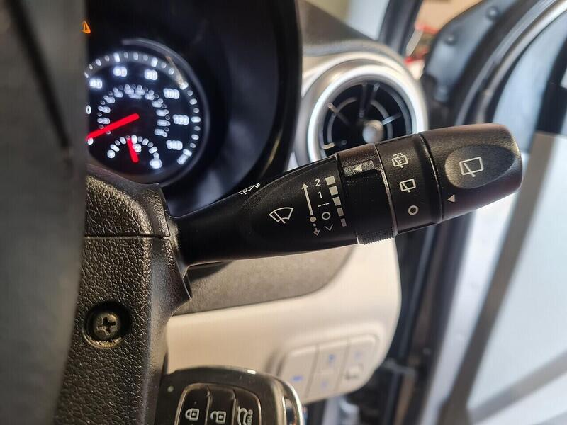 Hyundai 1.2 Premium Hatchback 5dr Petrol Manual Euro 6 (s/s) (84 ps)