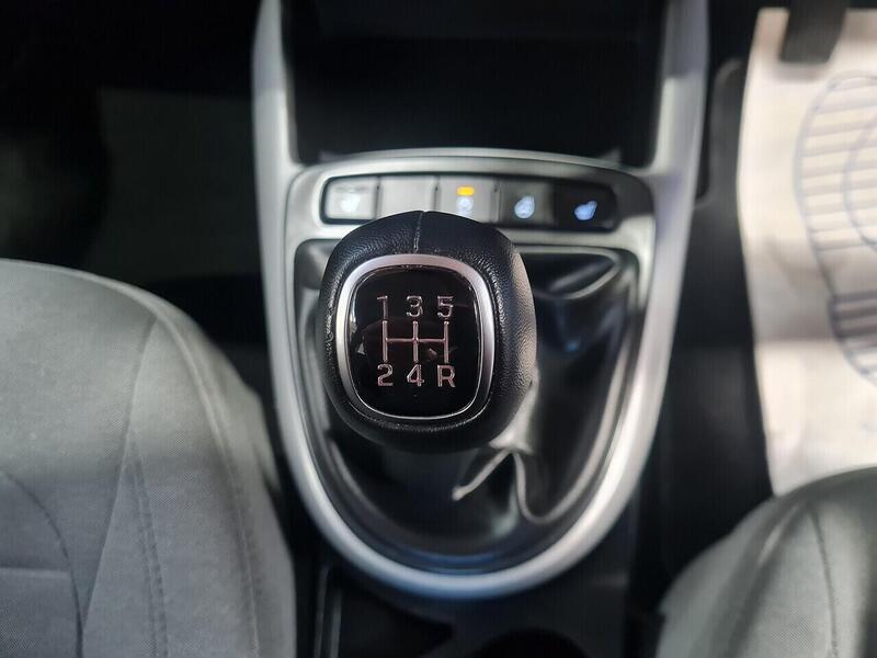 Hyundai 1.2 Premium Hatchback 5dr Petrol Manual Euro 6 (s/s) (84 ps)