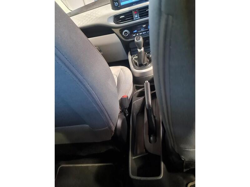 Hyundai 1.2 Premium Hatchback 5dr Petrol Manual Euro 6 (s/s) (84 ps)