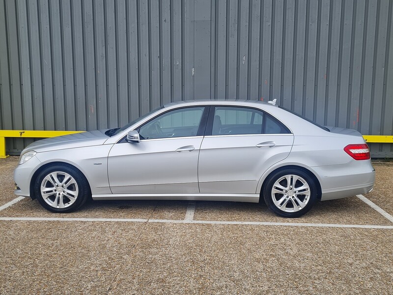 Mercedes-Benz 2.1 E220 CDI BlueEfficiency Executive SE Saloon 4dr Diesel G-Tronic+ Euro 5 (s/s) (170 ps)